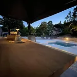 Villa The 10k Stones *