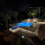 Villa The 10k Stones *