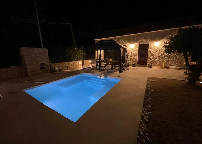 The 10k Stones Pélekasz