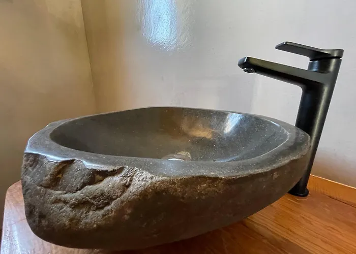 The 10k Stones Pélekasz