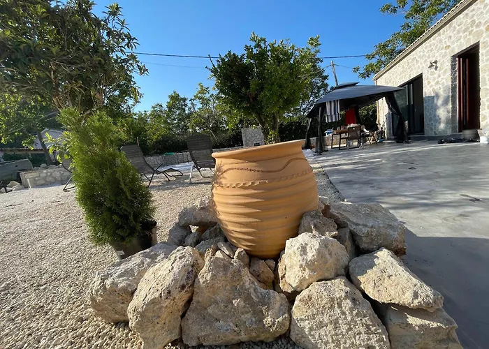 Villa The 10k Stones *