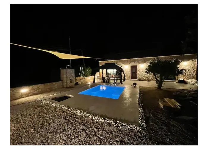 The 10k Stones Villa Pélekasz