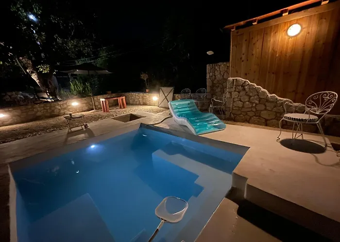 The 10k Stones Pélekasz