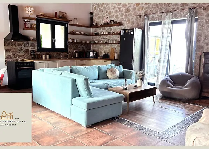 The 10k Stones Villa Pélekasz