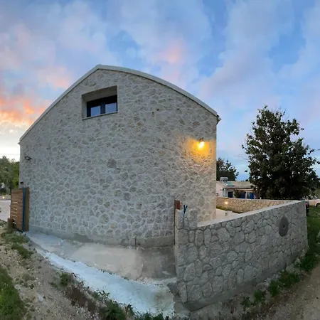 The 10k Stones Pelekas