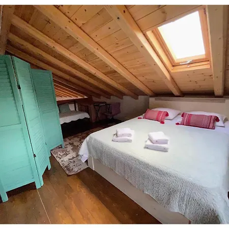 The 10k Stones * Πέλεκας